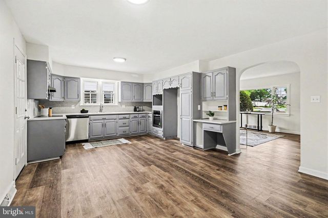 708 BALTIMORE RD, Shippensburg, PA 17257