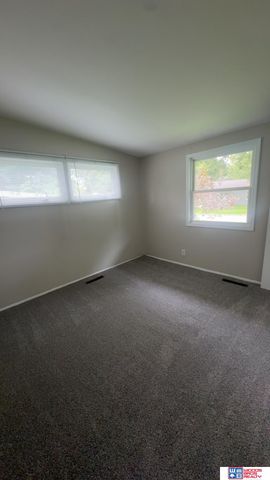 5725 Greenwood Street, Lincoln, NE 68507