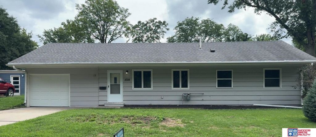 5725 Greenwood Street, Lincoln, NE 68507