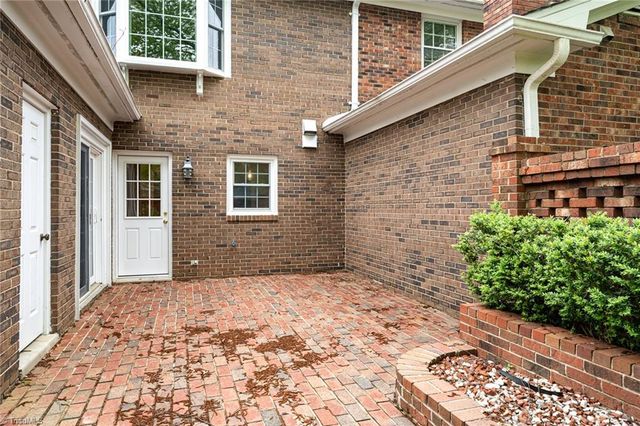 16 Fountain Manor Drive B, Greensboro, NC 27405