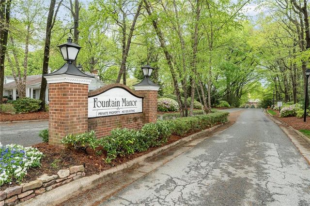 16 Fountain Manor Drive B, Greensboro, NC 27405