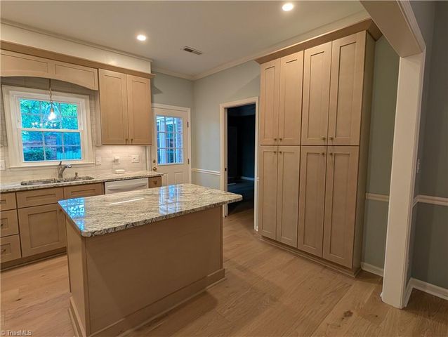 16 Fountain Manor Drive B, Greensboro, NC 27405