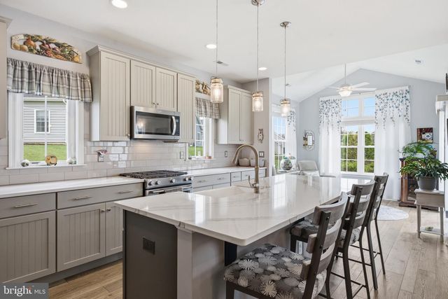 342 NATIONAL DR, Downingtown, PA 19335