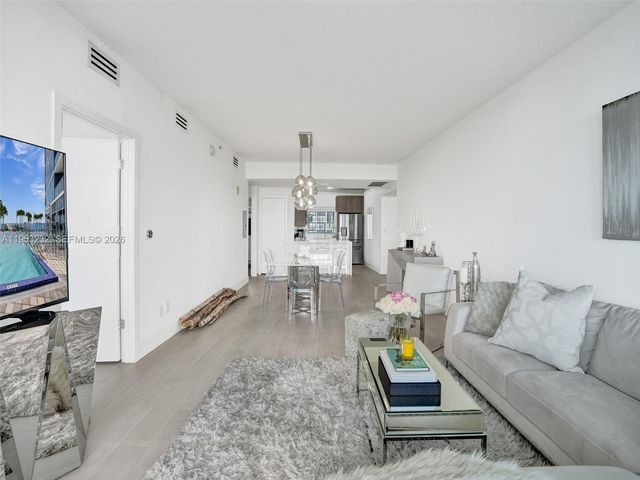 601 NE 36th St 1003, Miami, FL 33137