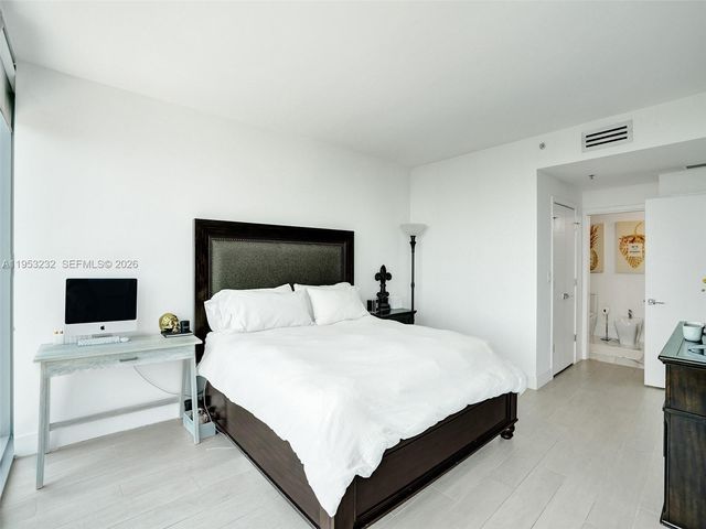 601 NE 36th St 1003, Miami, FL 33137