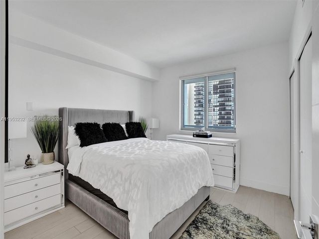 601 NE 36th St 1003, Miami, FL 33137