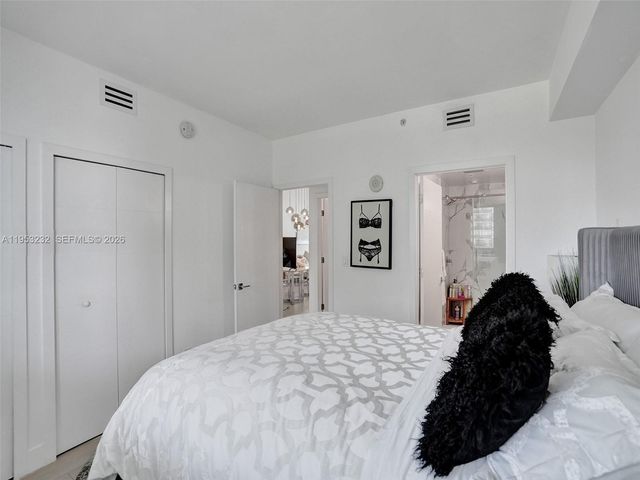 601 NE 36th St 1003, Miami, FL 33137