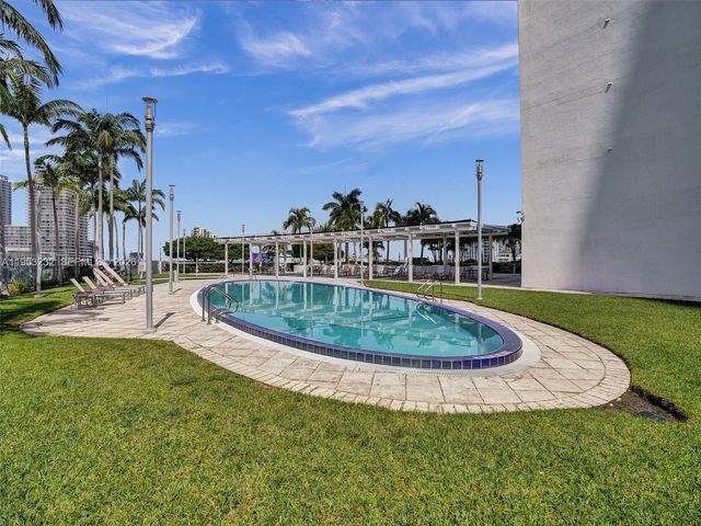 601 NE 36th St 1003, Miami, FL 33137