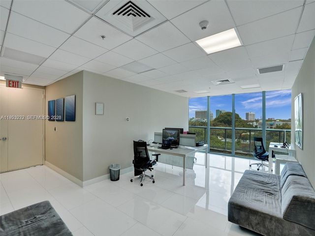 601 NE 36th St 1003, Miami, FL 33137