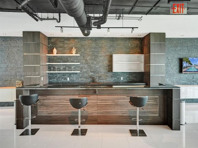 601 NE 36th St 1003, Miami, FL 33137