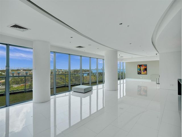 601 NE 36th St 1003, Miami, FL 33137