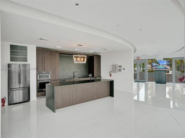 601 NE 36th St 1003, Miami, FL 33137