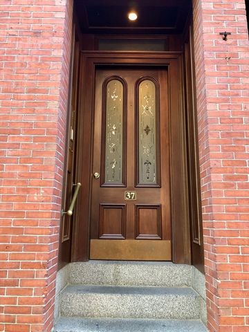 37 Lawrence St 14, Boston, MA 02116