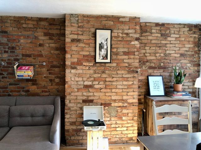 37 Lawrence St 14, Boston, MA 02116