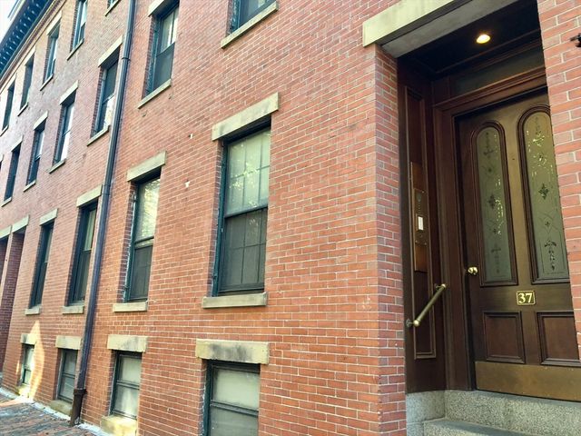 37 Lawrence St 14, Boston, MA 02116