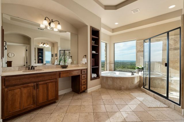 1130 Crownover LN, Round Mountain, TX 78663