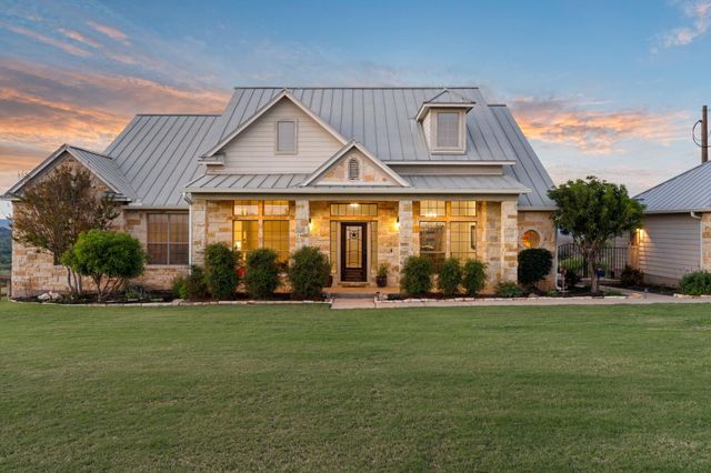 1130 Crownover LN, Round Mountain, TX 78663