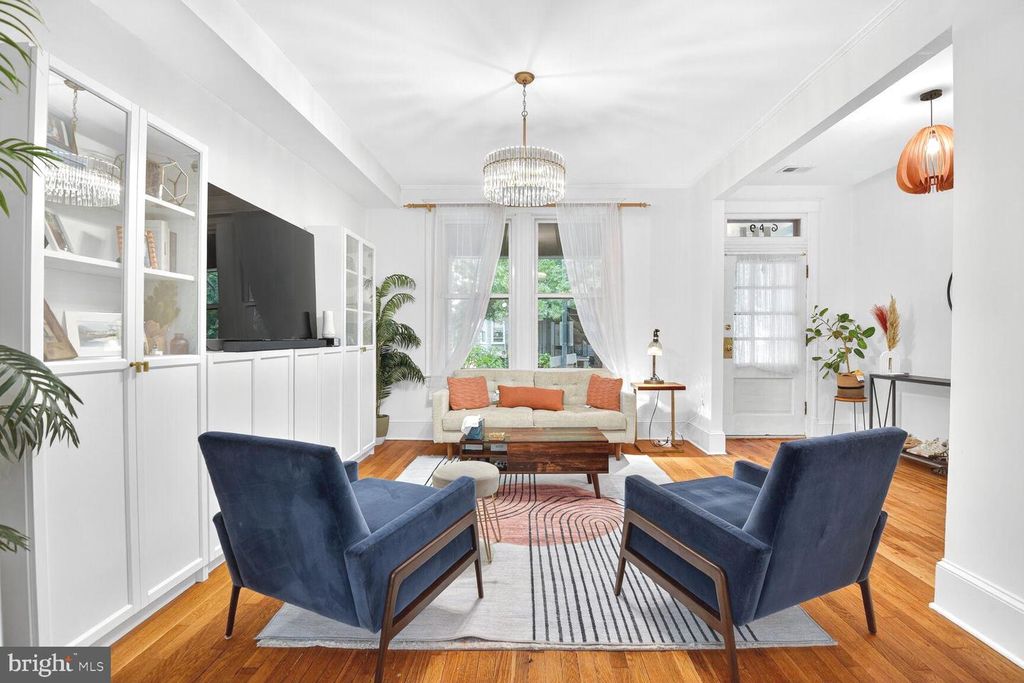 649 IRVING ST NW, Washington, DC 20010