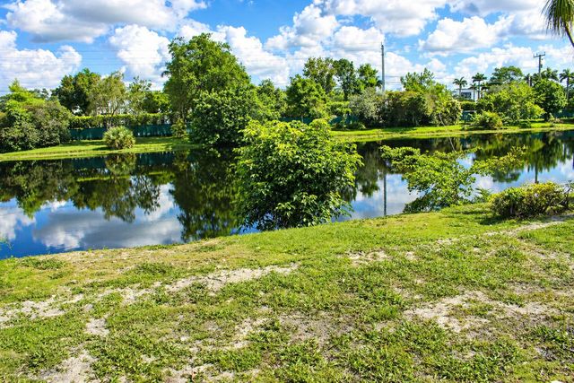 8861 Bella Vista Drive, Boca Raton, FL 33433