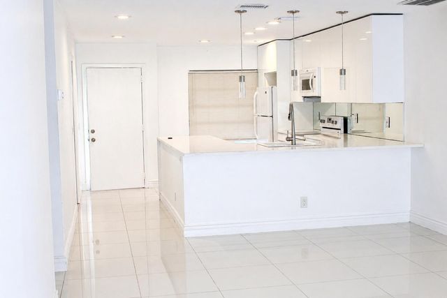 8861 Bella Vista Drive, Boca Raton, FL 33433