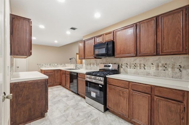 8227 Squires Place Drive, Houston, TX 77083