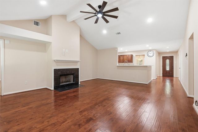 8227 Squires Place Drive, Houston, TX 77083