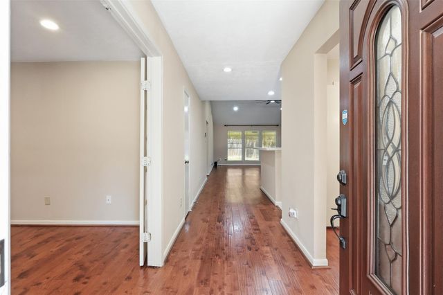 8227 Squires Place Drive, Houston, TX 77083