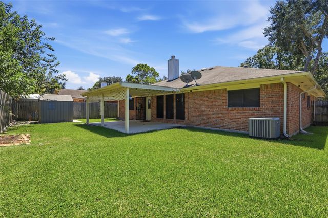8227 Squires Place Drive, Houston, TX 77083