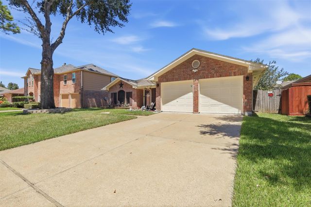 8227 Squires Place Drive, Houston, TX 77083
