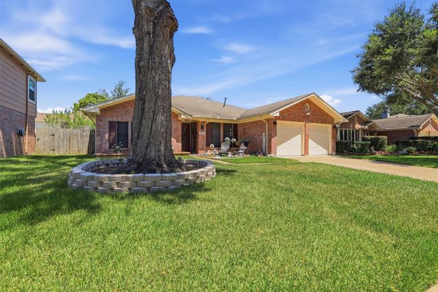 8227 Squires Place Drive, Houston, TX 77083