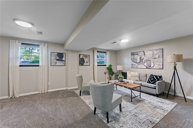 3913 Claridge Drive, Austintown, OH 44511