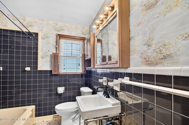 29 Quaid Avenue, Sayreville, NJ 08872