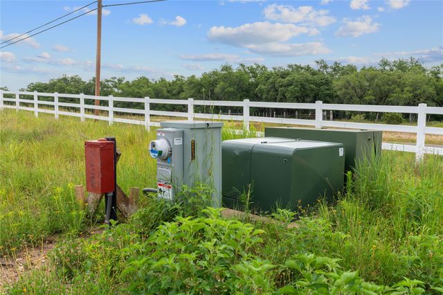 11288 S FM 1174, Bertram, TX 78605