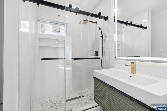 159 2nd Avenue, Hawthorne, NJ 07506