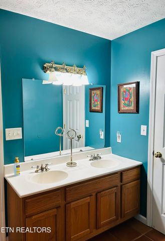 747 E Dumplin Valley Rd, Jefferson City, TN 37760