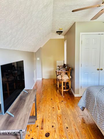 747 E Dumplin Valley Rd, Jefferson City, TN 37760