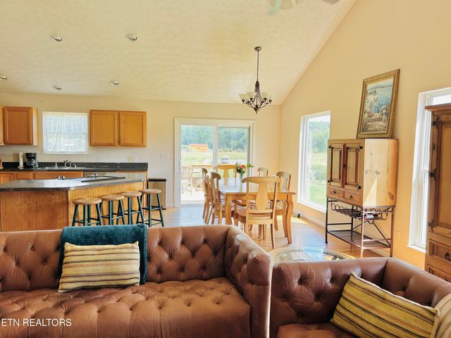 747 E Dumplin Valley Rd, Jefferson City, TN 37760