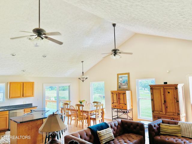 747 E Dumplin Valley Rd, Jefferson City, TN 37760