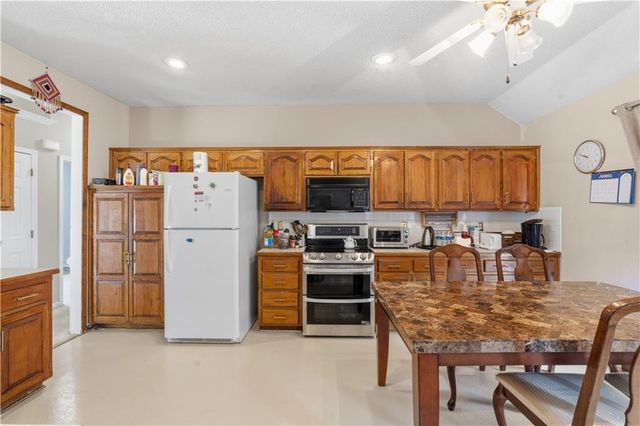 10126 N Highland Terrace, Kansas City, MO 64155