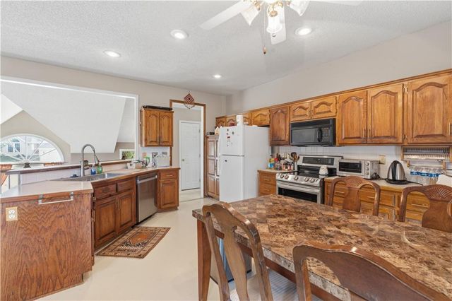 10126 N Highland Terrace, Kansas City, MO 64155