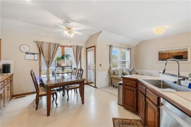 10126 N Highland Terrace, Kansas City, MO 64155