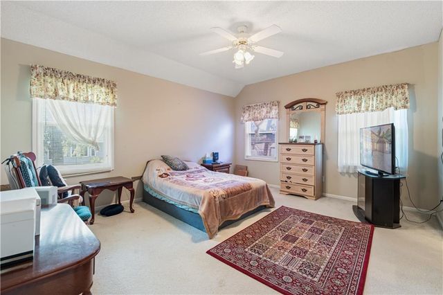 10126 N Highland Terrace, Kansas City, MO 64155