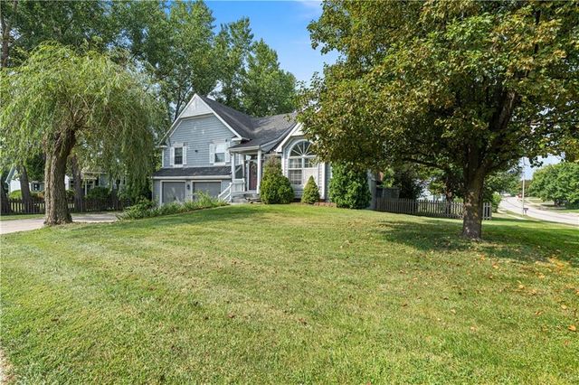 10126 N Highland Terrace, Kansas City, MO 64155