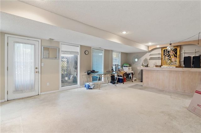 10126 N Highland Terrace, Kansas City, MO 64155
