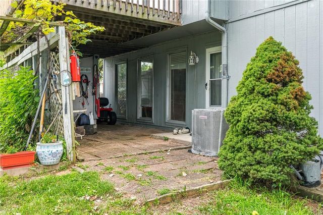10126 N Highland Terrace, Kansas City, MO 64155