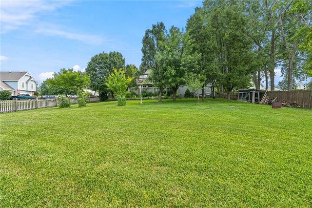 10126 N Highland Terrace, Kansas City, MO 64155