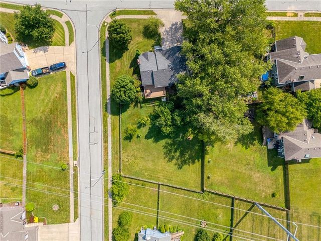 10126 N Highland Terrace, Kansas City, MO 64155