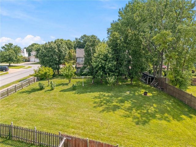10126 N Highland Terrace, Kansas City, MO 64155