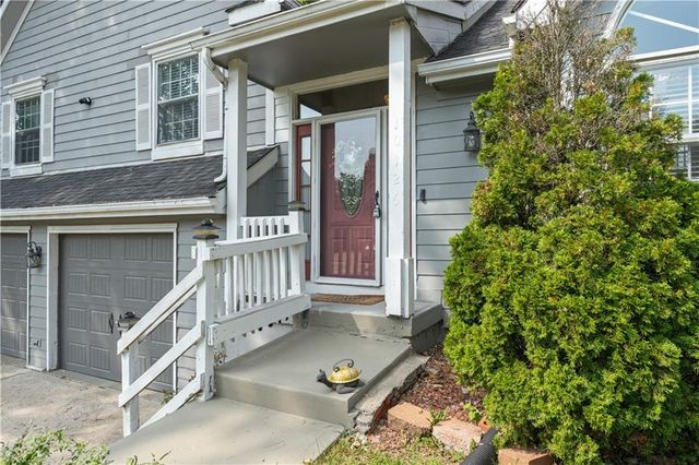 10126 N Highland Terrace, Kansas City, MO 64155