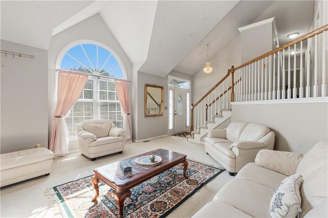 10126 N Highland Terrace, Kansas City, MO 64155